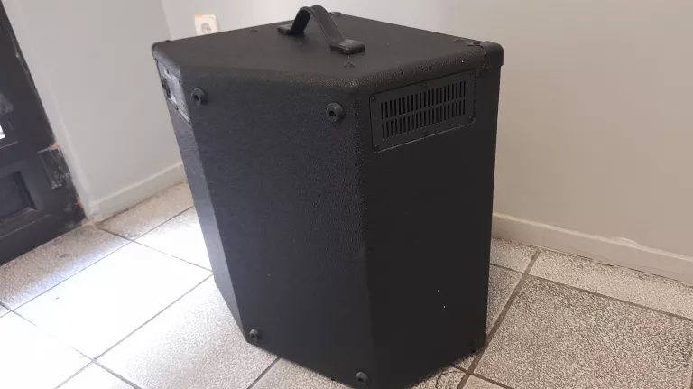 wzmacniacz-basowy-ampeg-ba-112-karton-stan-uzywany