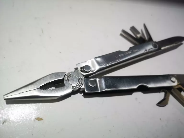 MULTITOOL LEATHERMAN TOOL US REG TM 1325473.