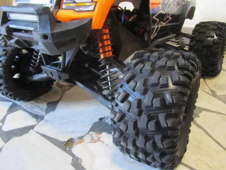 AUTO STEROWANE TRAXXAS X-MAXX 8S 4WD DUZY SZYBKI
