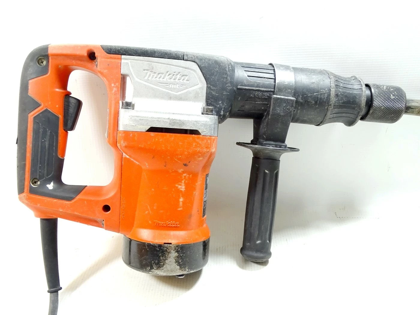 mlot-udarowy-makita-m8600-900w-dluto-marka-makita