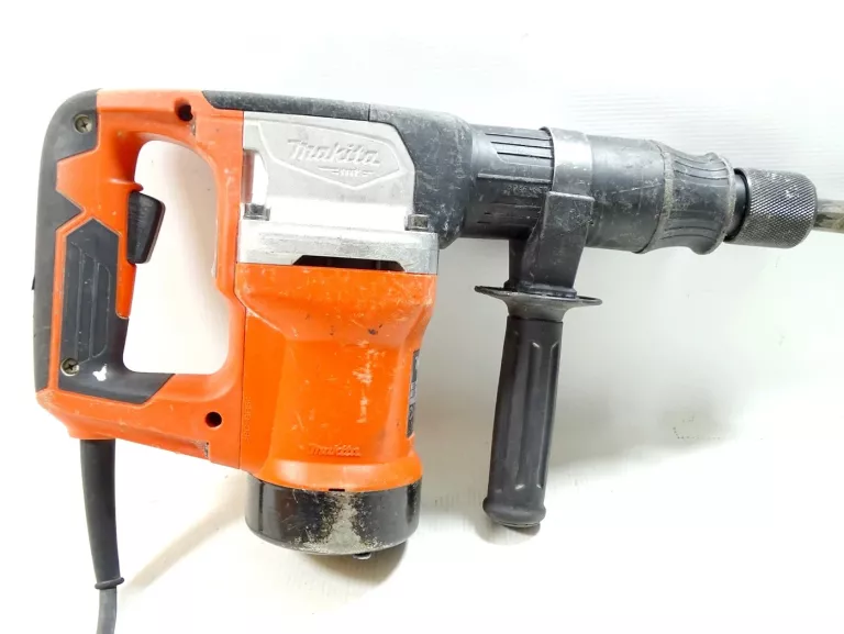 mlot-udarowy-makita-m8600-900w-dluto-marka-makita