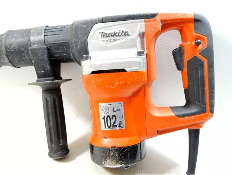 mlot-udarowy-makita-m8600-900w-dluto-stan-uzywany