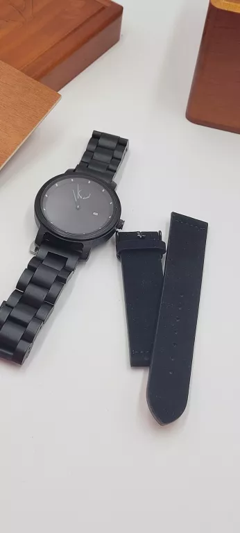 zegarek-drewniany-woodison-wood-watch-heban-ksztalt-koperty-okragla