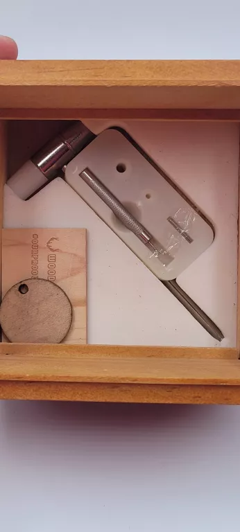 zegarek-drewniany-woodison-wood-watch-heban-mechanizm-kwarcowy