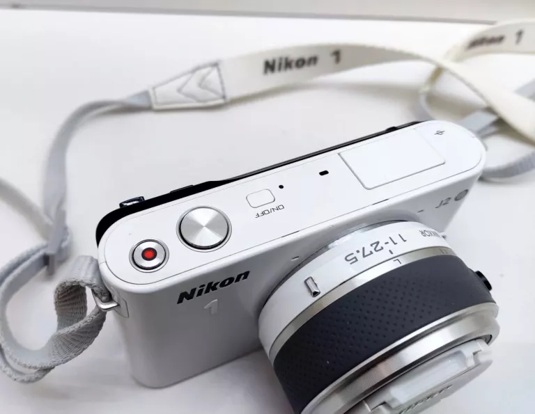 aparat-nikon-1-j2-bialy-marka-nikon