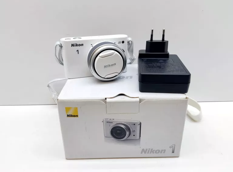 aparat-nikon-1-j2-bialy-w-zestawie-korpus-obiektyw