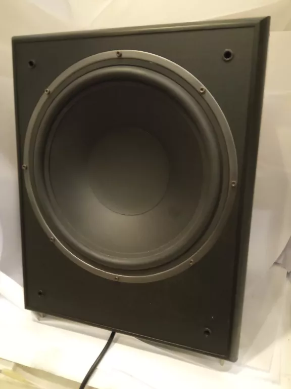 subwoofer-aktywny-magnat-signature-sub-302a-i-armii-wojska-polskiego-10e-kolobrzeg