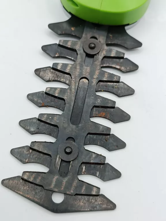 nozyce-do-zywoplotu-gardenic-zasilanie-elektryczne-akumulatorowe