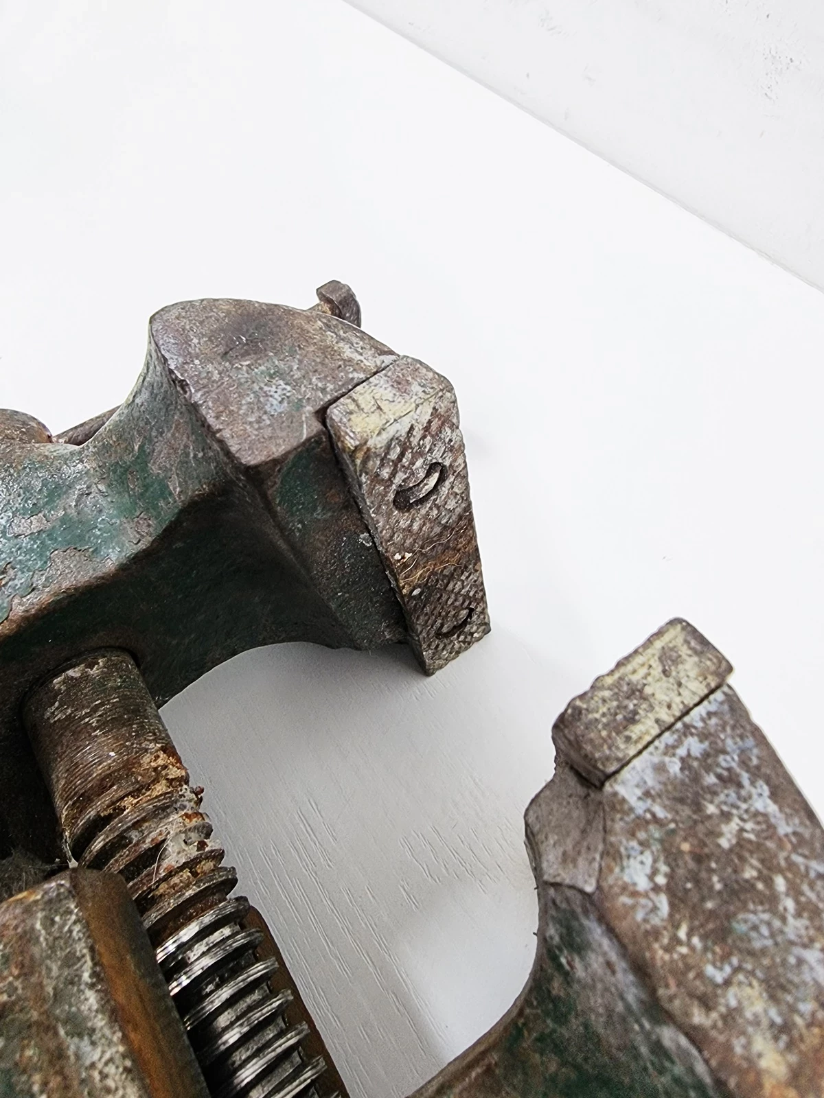 stare-imadlo-slusarskie-8kg-80mm-rodzaj-imadla-stolowe