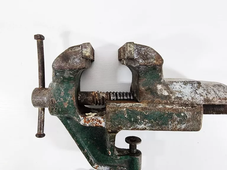 stare-imadlo-slusarskie-8kg-80mm-stan-uzywany