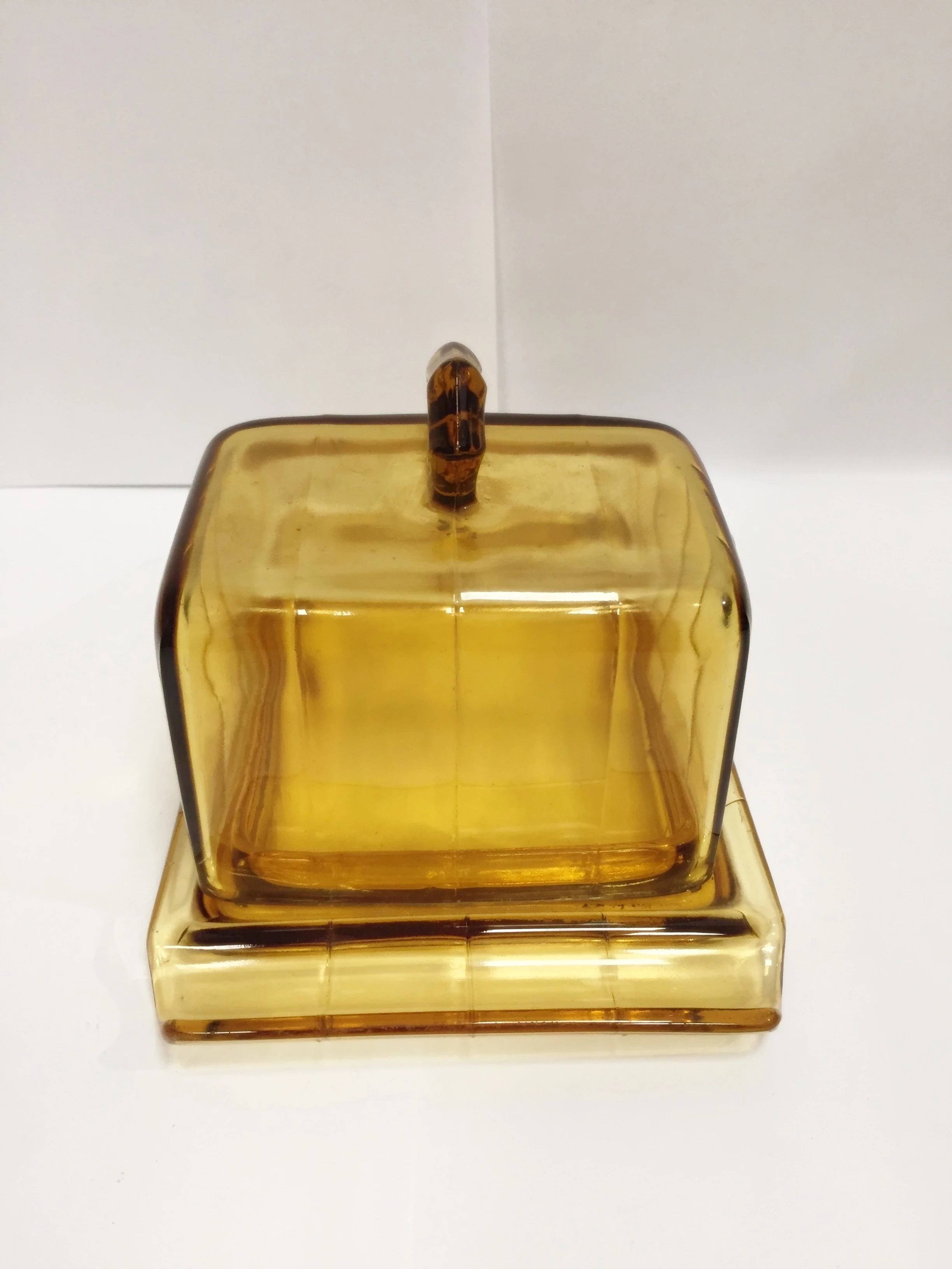 maselniczka-zolta-prl-nie-wymaga-renowacji-plac-imbramowski-121-krakow