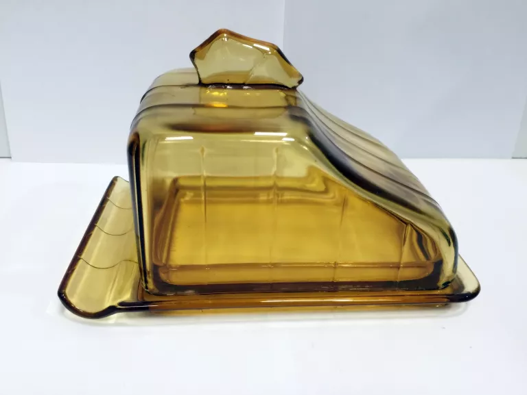 maselniczka-zolta-prl-nie-wymaga-renowacji-plac-imbramowski-121-krakow