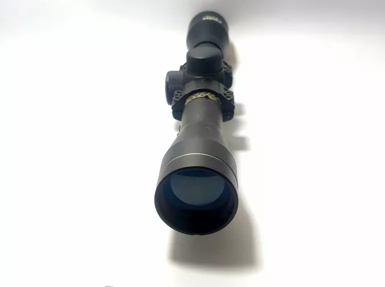 LUNETA CELOWNIK POINT PRECISION 4X32 AO