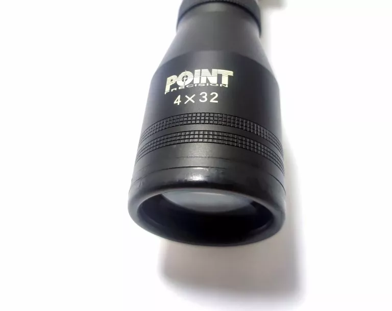 LUNETA CELOWNIK POINT PRECISION 4X32 AO