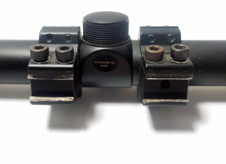 LUNETA CELOWNIK POINT PRECISION 4X32 AO