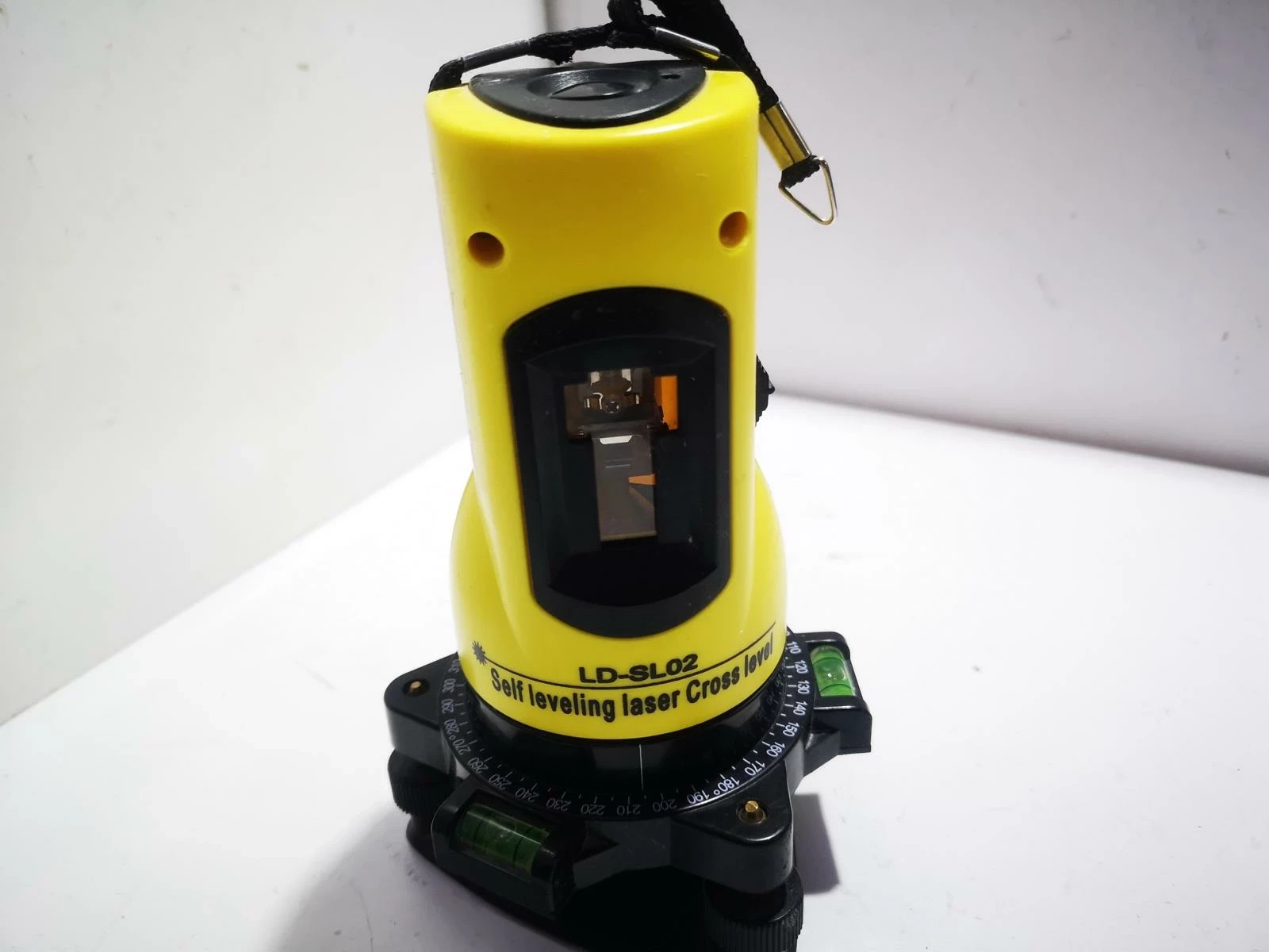 laser-krzyzowy-ega-ld-sl02-maksymalny-zasieg-pracy-1