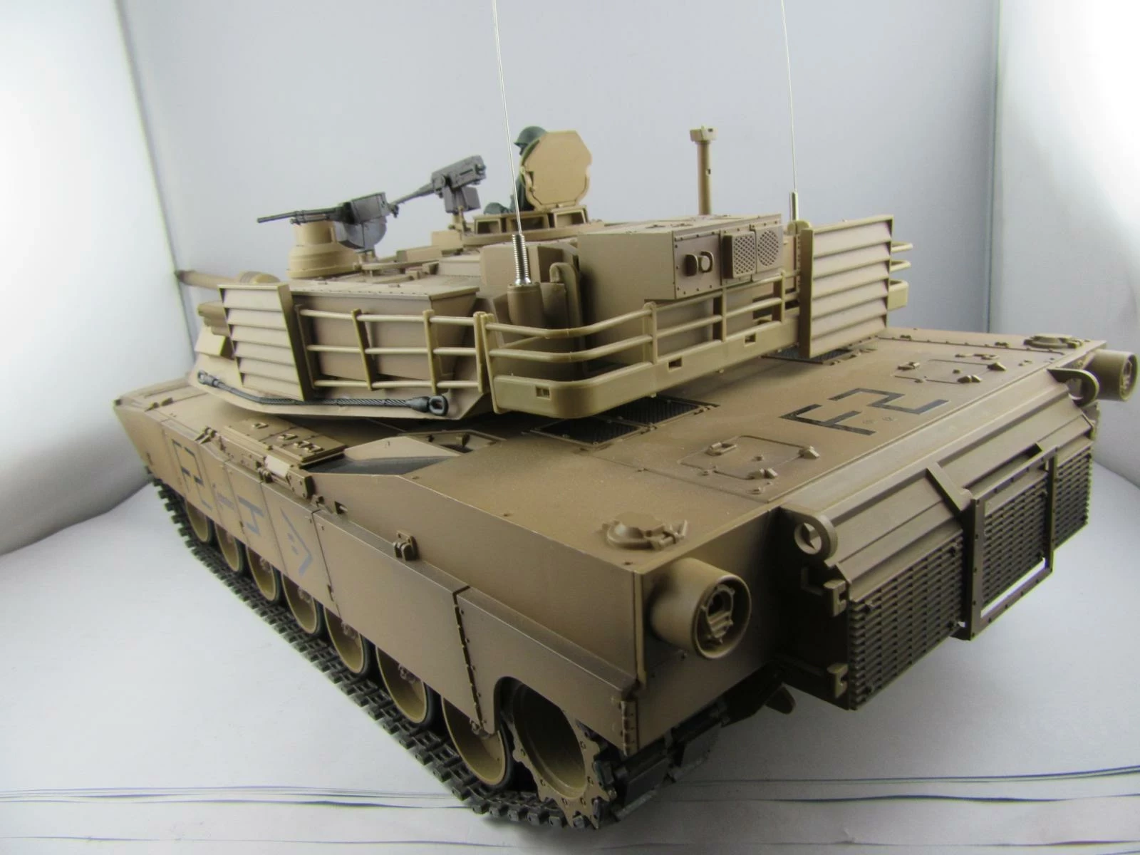 czolg-abrams-m1a2-steel-heng-long-strzela-wiek-dziecka-14-lat