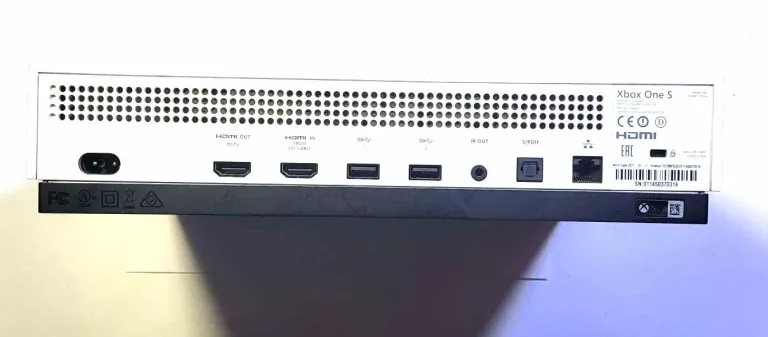 konsola-xbox-one-s-1tb-kolor-bialy