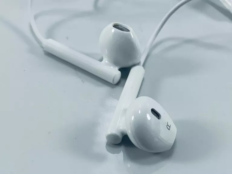 24sluchawki-douszne-biale-typ-c-rodzaj-sluchawek-203681-217749