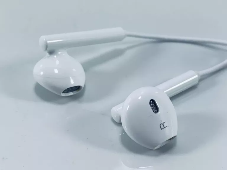 24sluchawki-douszne-biale-typ-c-stan-11323-2