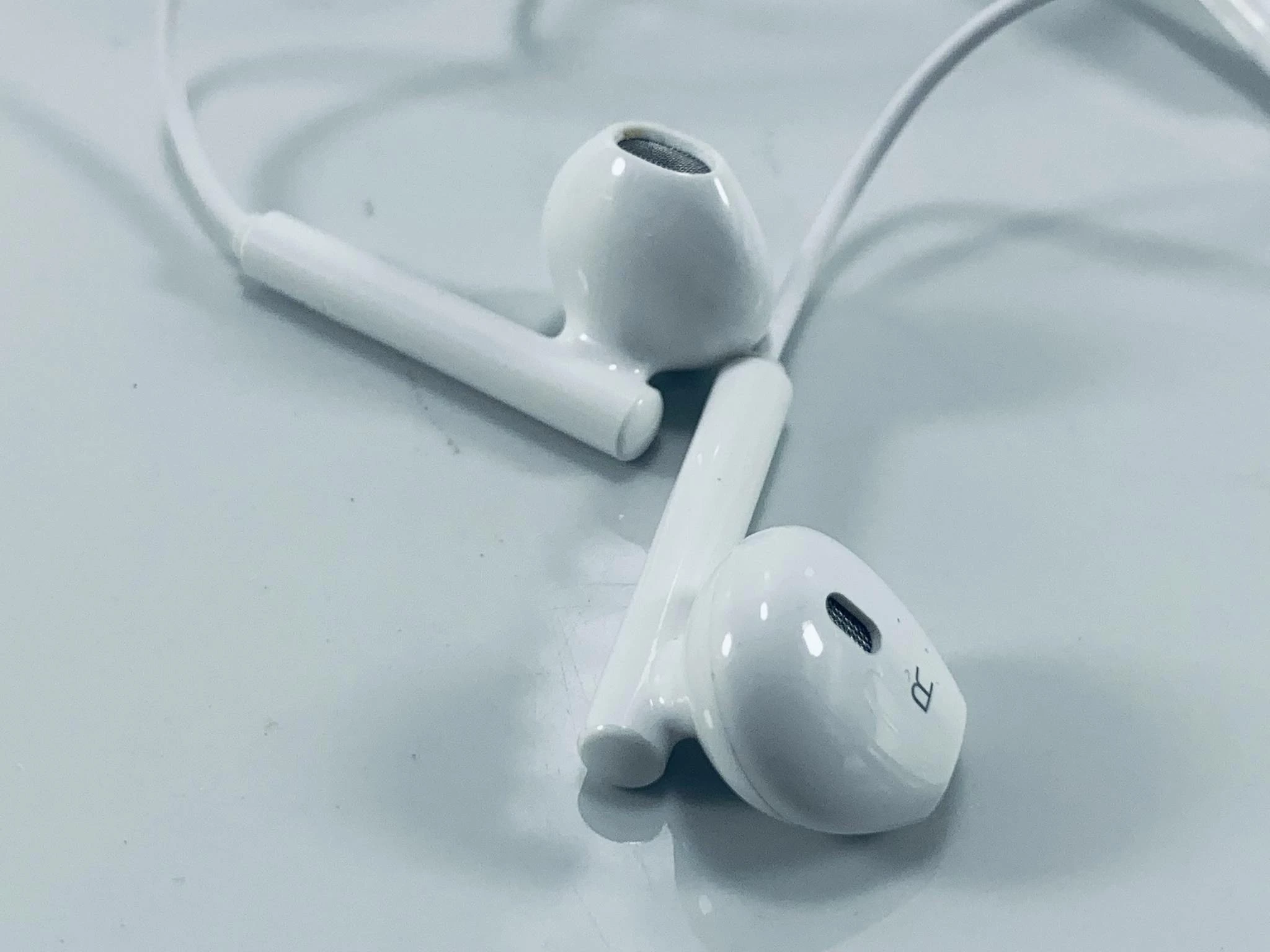 24sluchawki-douszne-biale-typ-c-rodzaj-sluchawek-203681-217749