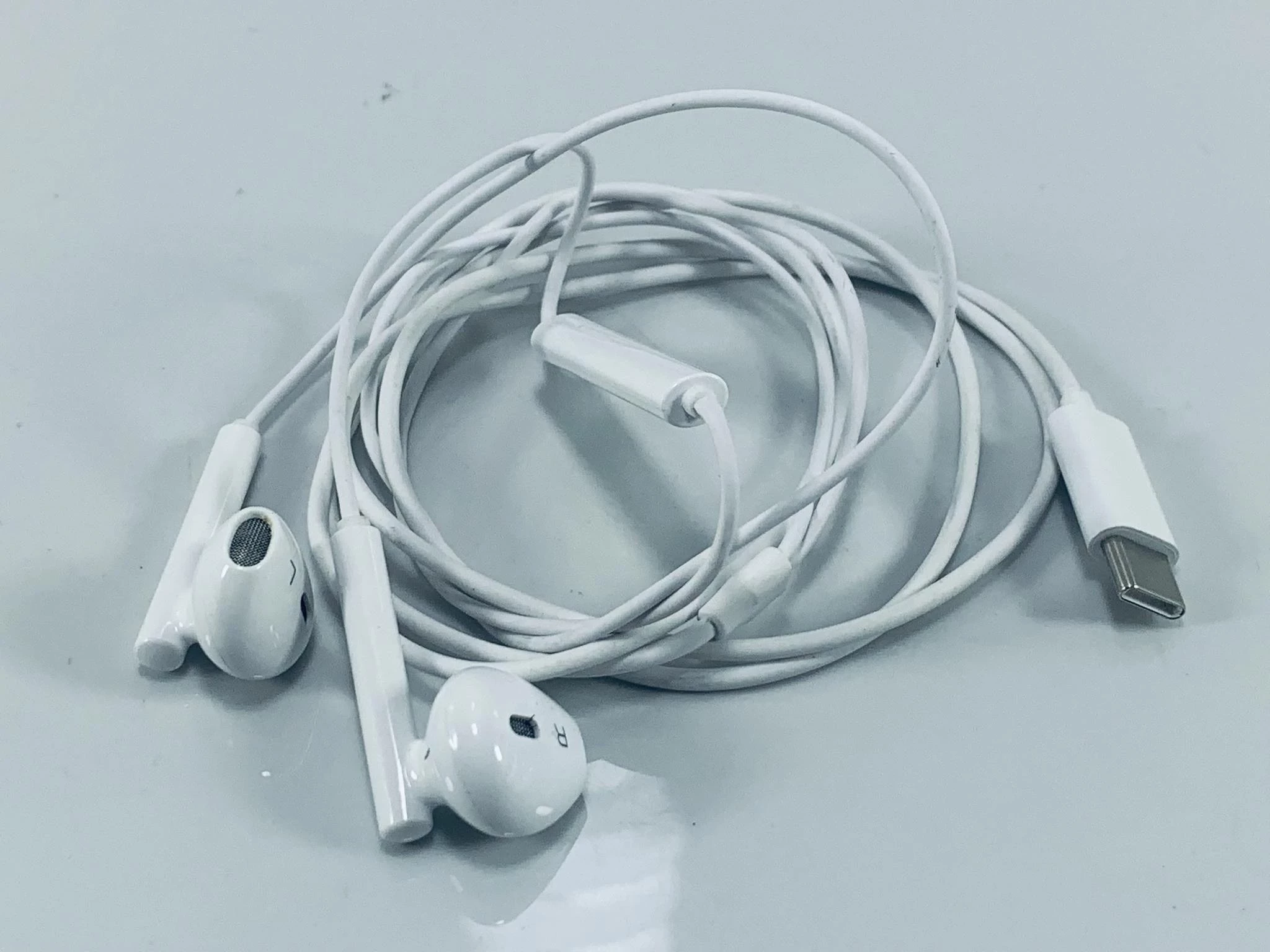 24sluchawki-douszne-biale-typ-c-model-250441-1920803