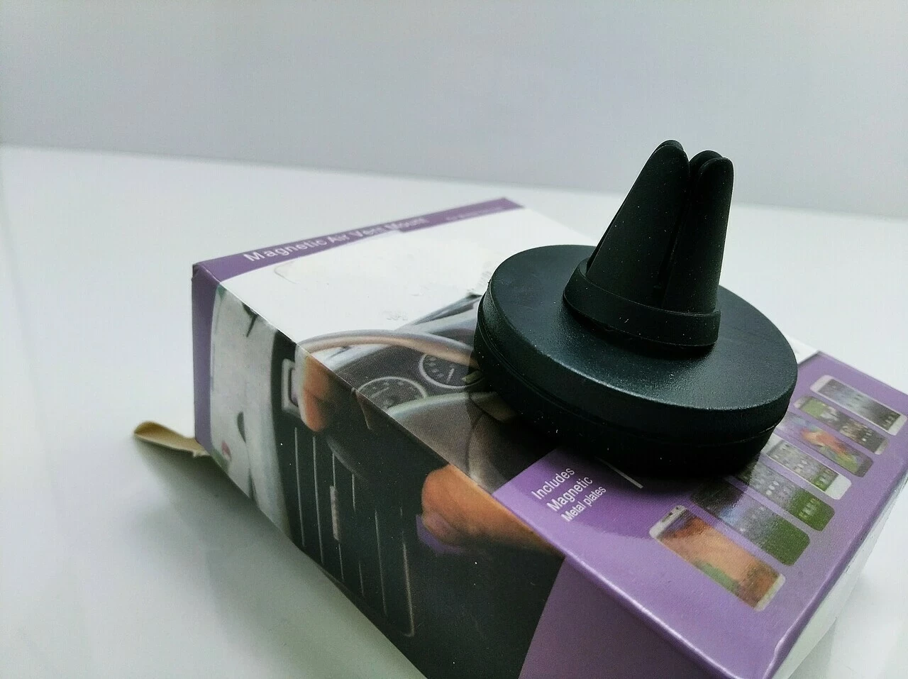 uchwyt-samochodowy-na-kratke-z-magnesem-vega-marka-248811-1948550