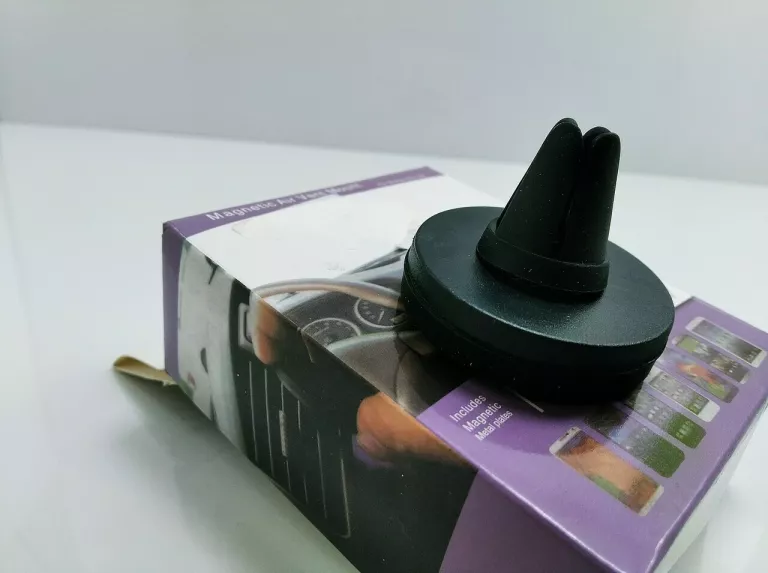 uchwyt-samochodowy-na-kratke-z-magnesem-vega-marka-248811-1948550