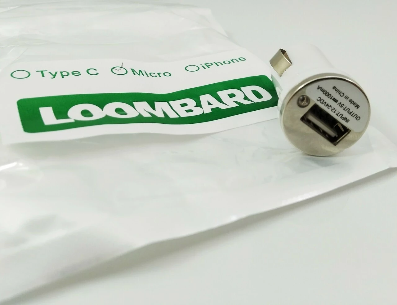 21ladowarka-samochodowa-usb-loombard-5v-1000ma-kod-producenta-1231