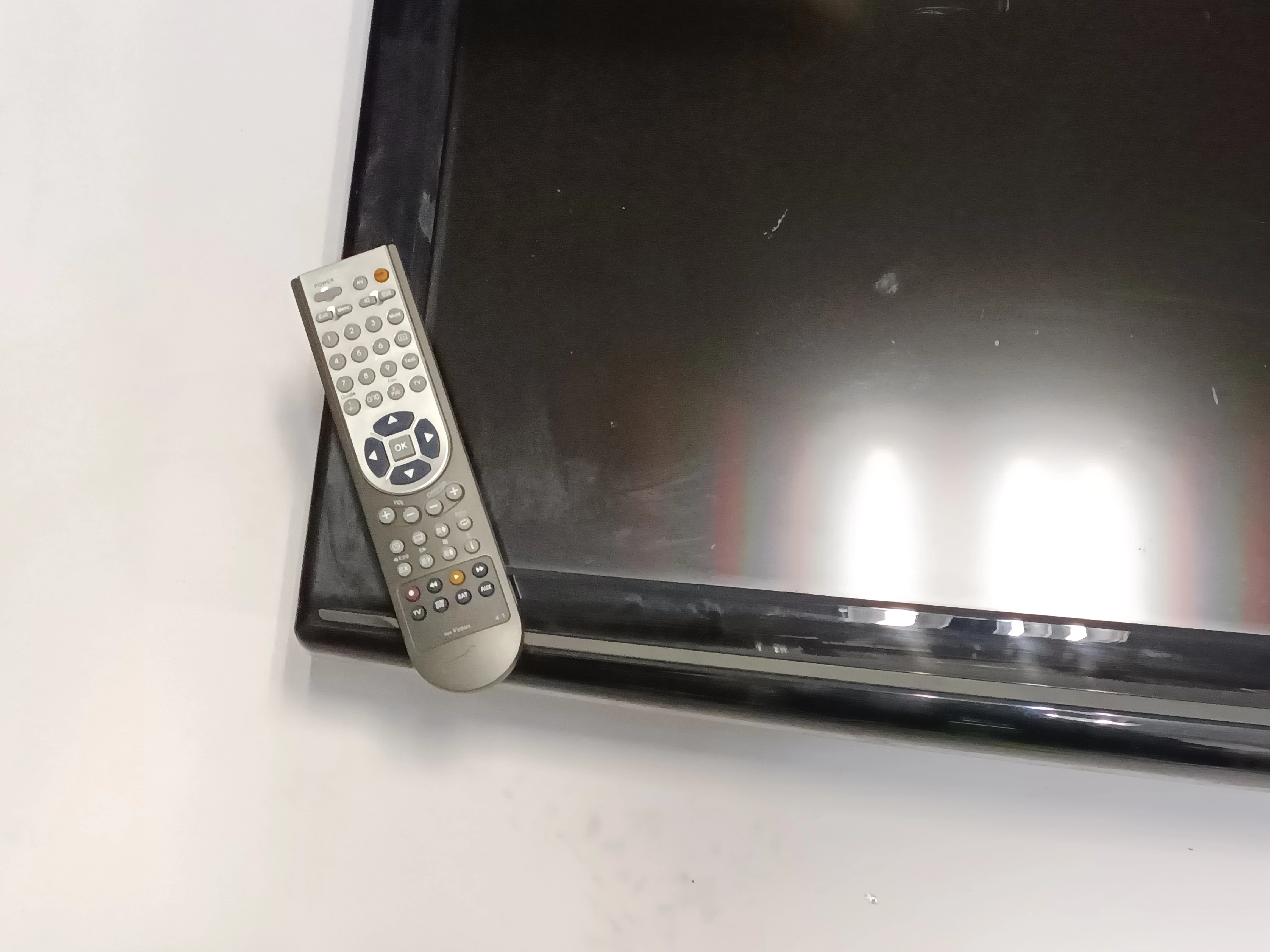 telewizor-panasonic-tx-l42s10edvb-t3xhdmipilot-przekatna-ekranu-cale-42