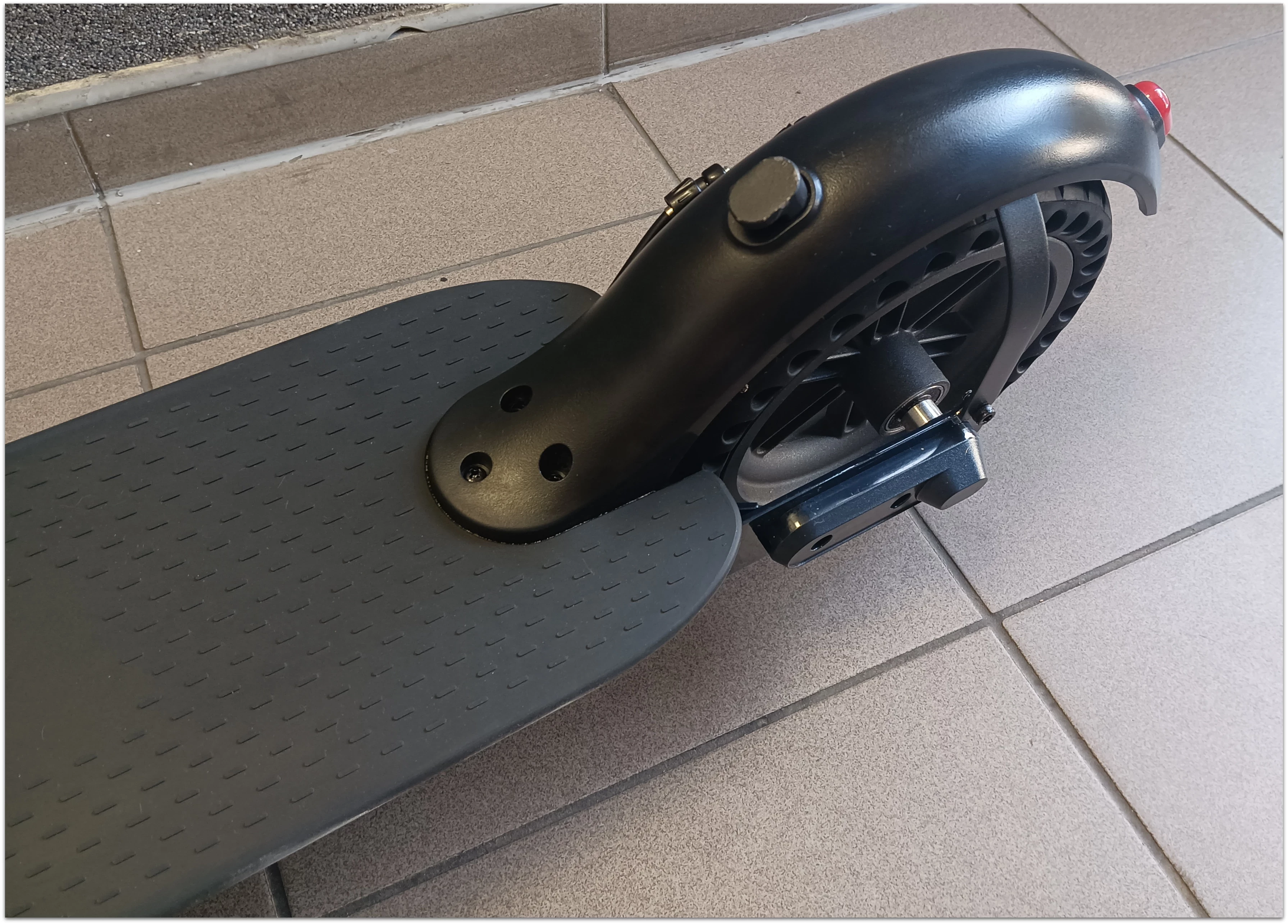 hulajnoga-elektryczna-redbull-racing-85-predkosc-maksymalna-20