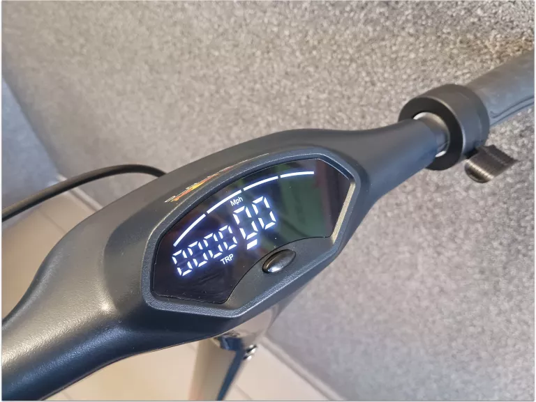 hulajnoga-elektryczna-redbull-racing-85-model-rbteen85-75