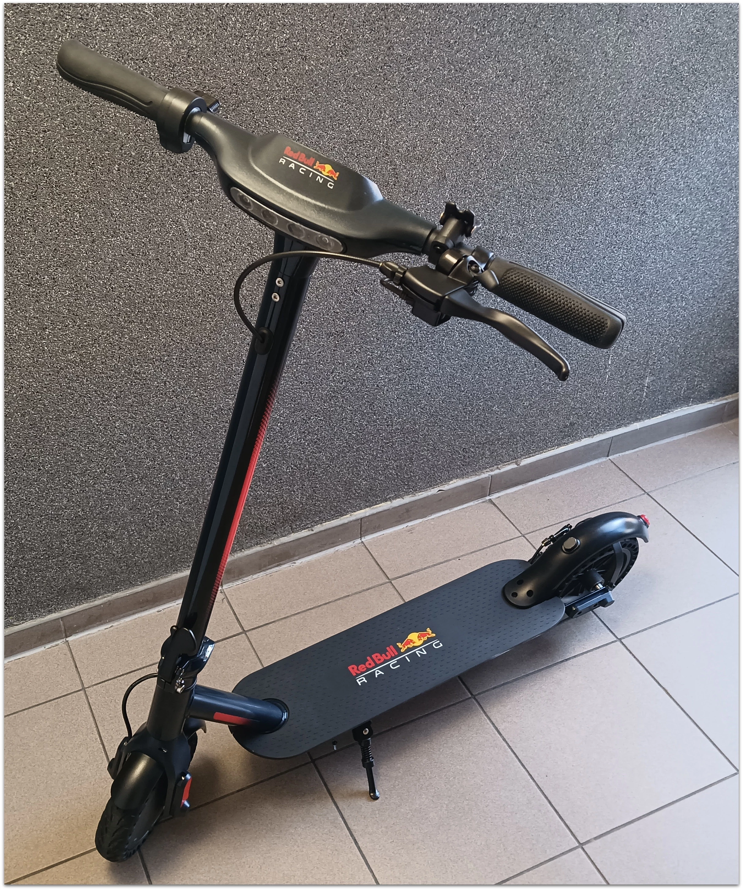 hulajnoga-elektryczna-redbull-racing-85-zwyciestwa-40-lebork