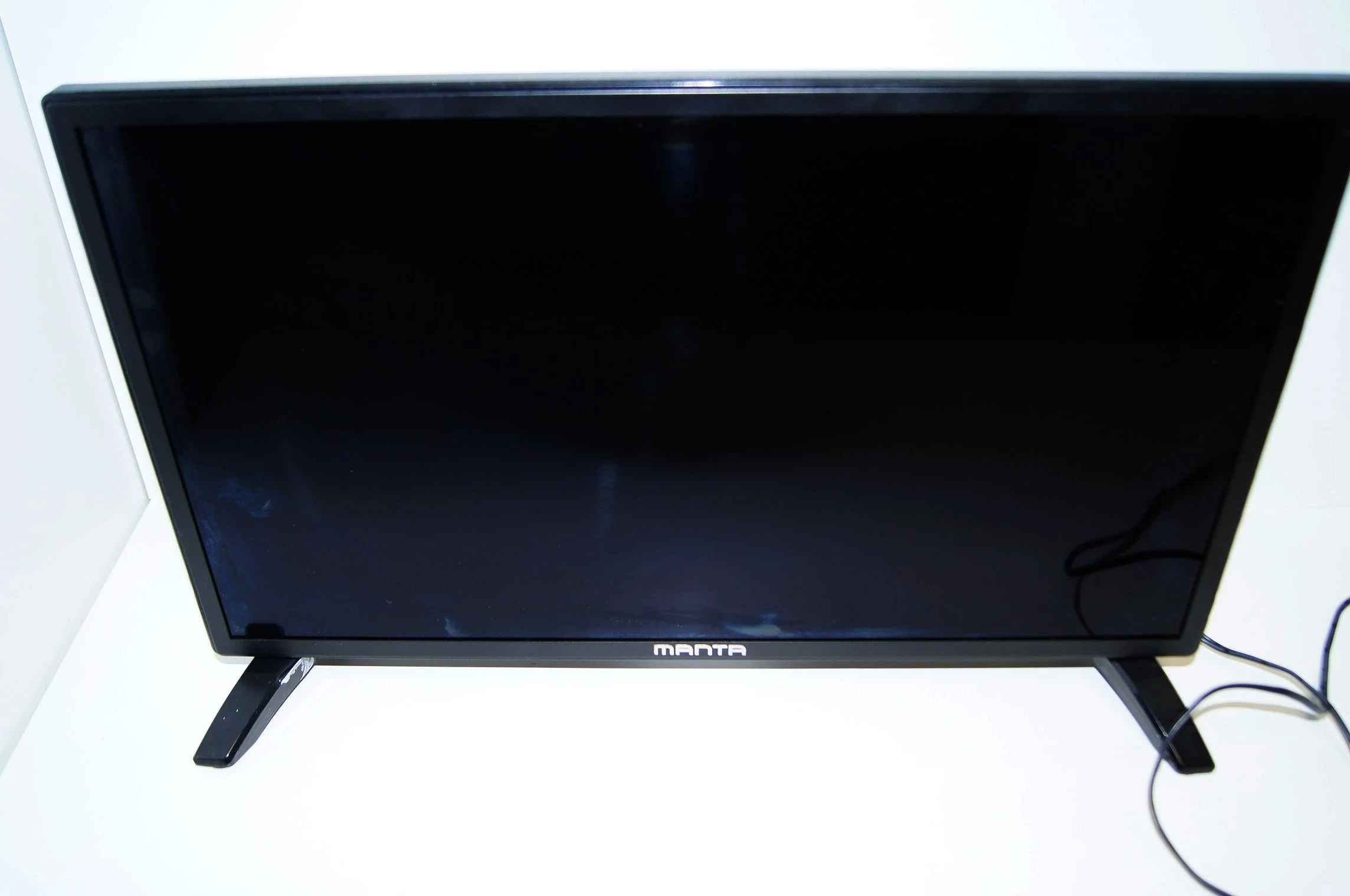 tv-manta-19-cali-led-1905-bez-pilota-stan-uzywany