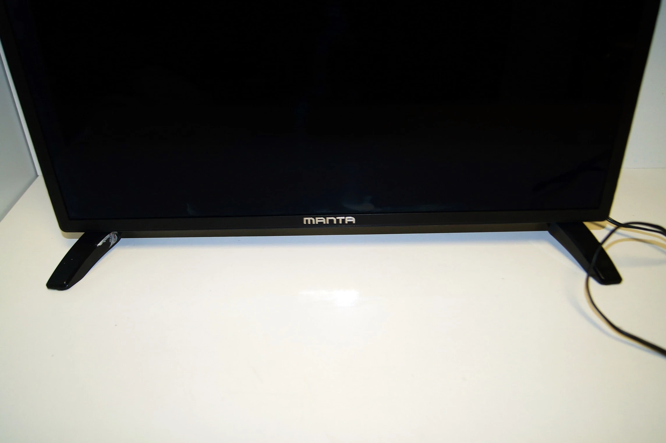 tv-manta-19-cali-led-1905-bez-pilota-marka-manta