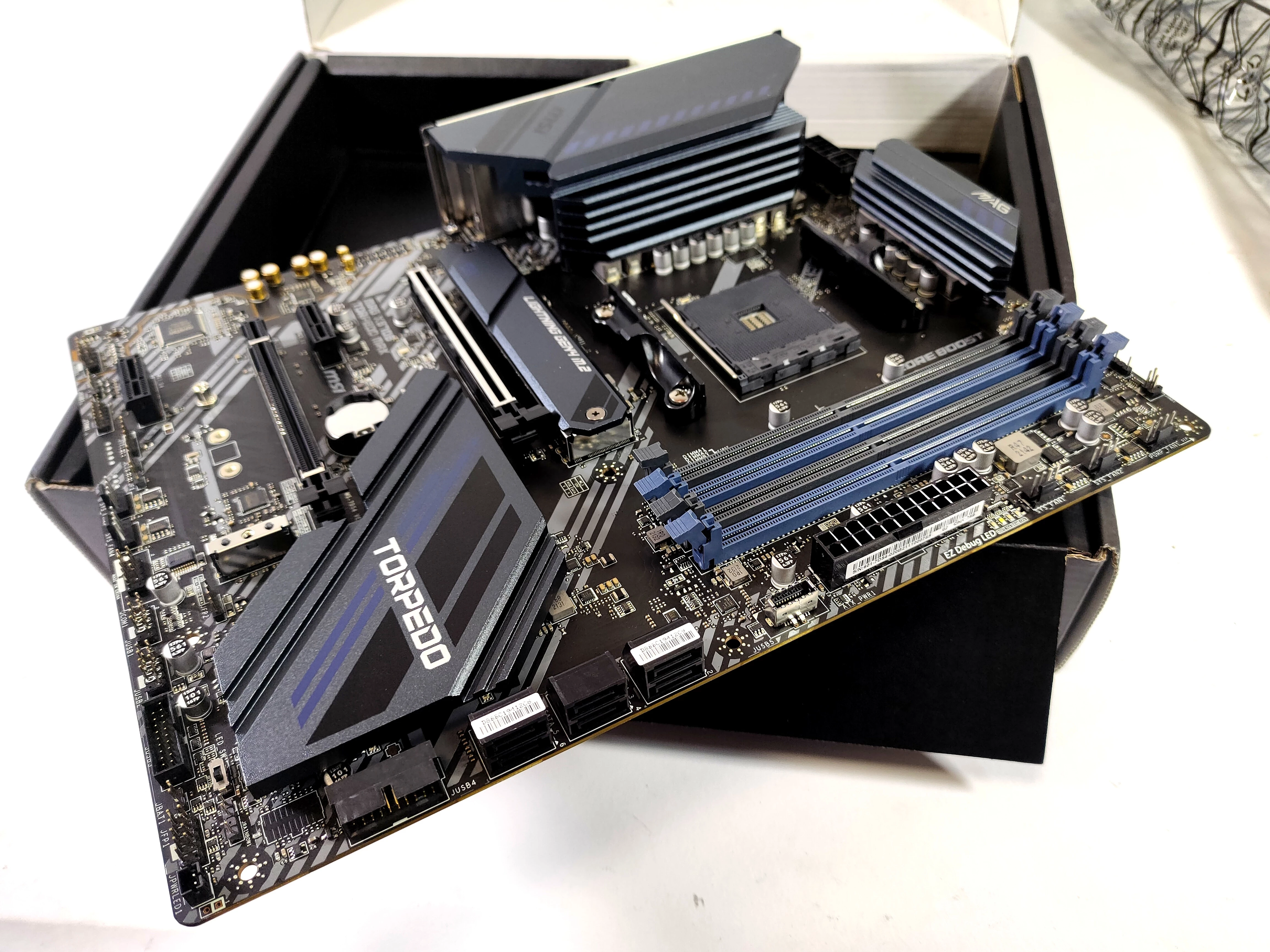 plyta-glowna-msi-x570-torpedo-max-usterka-obslugiwane-procesory-amd