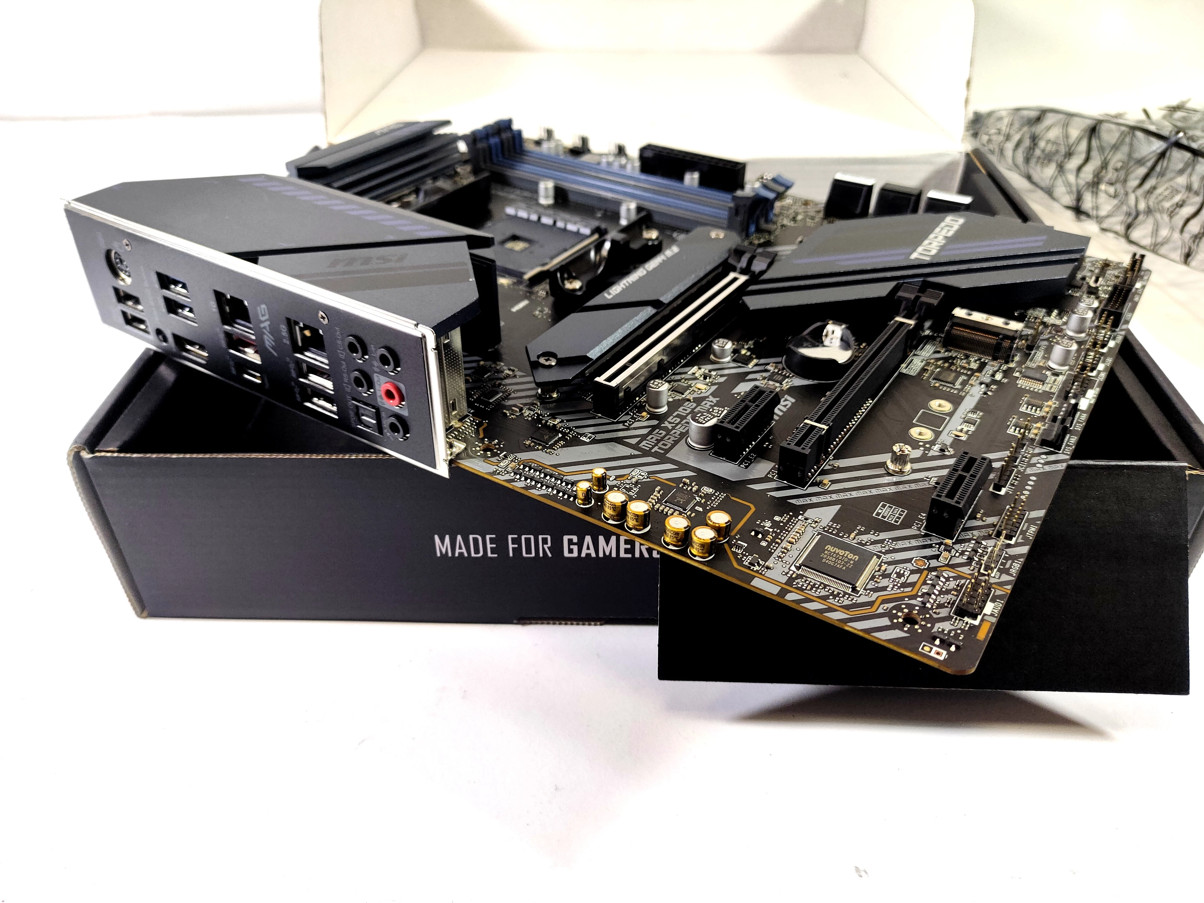 plyta-glowna-msi-x570-torpedo-max-usterka-liczba-slotow-pamieci-ram-4