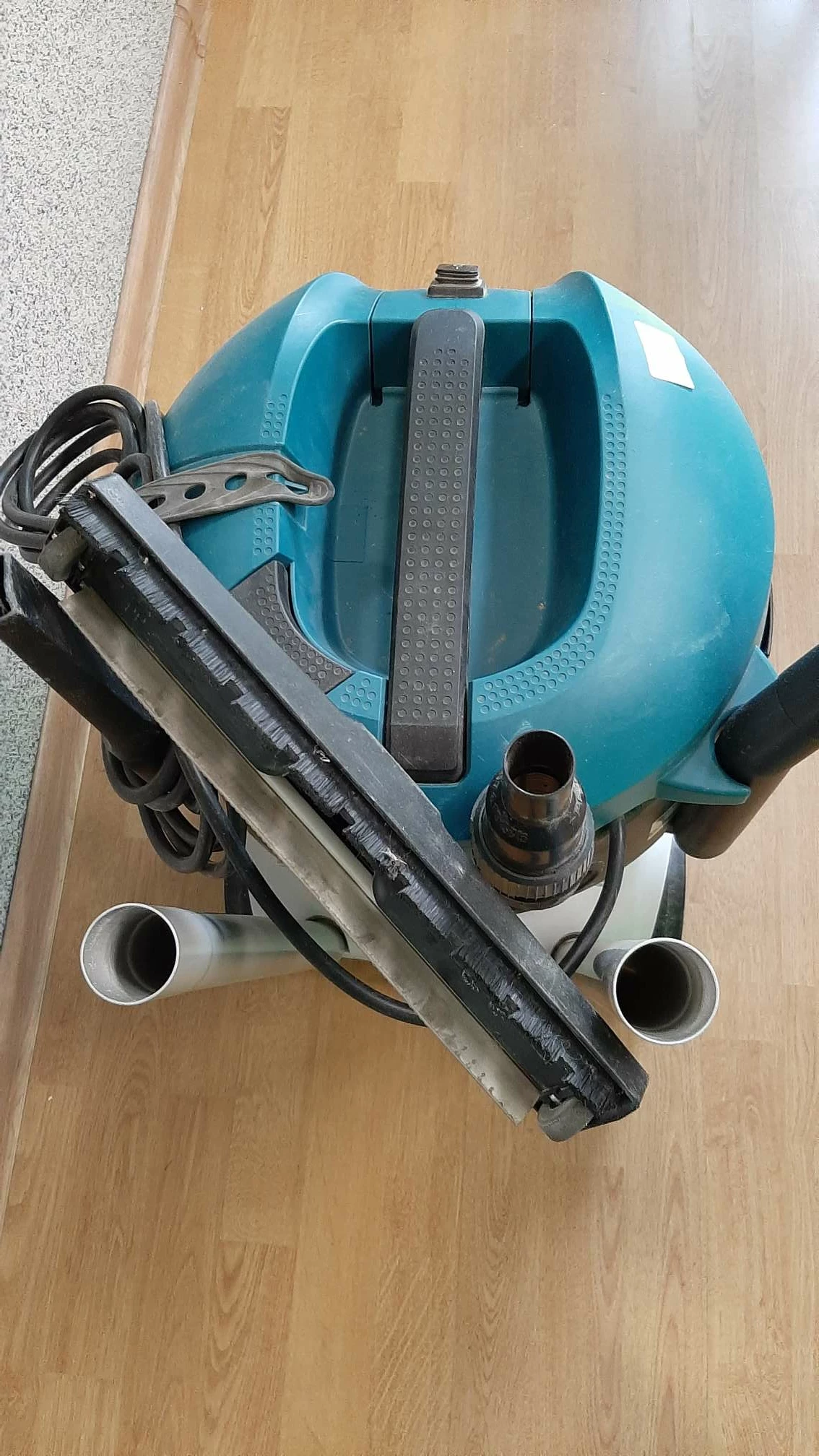 odkurzacz-przemyslowy-makita-vc2512l-plus-worki-pojemnosc-zbiornika-25