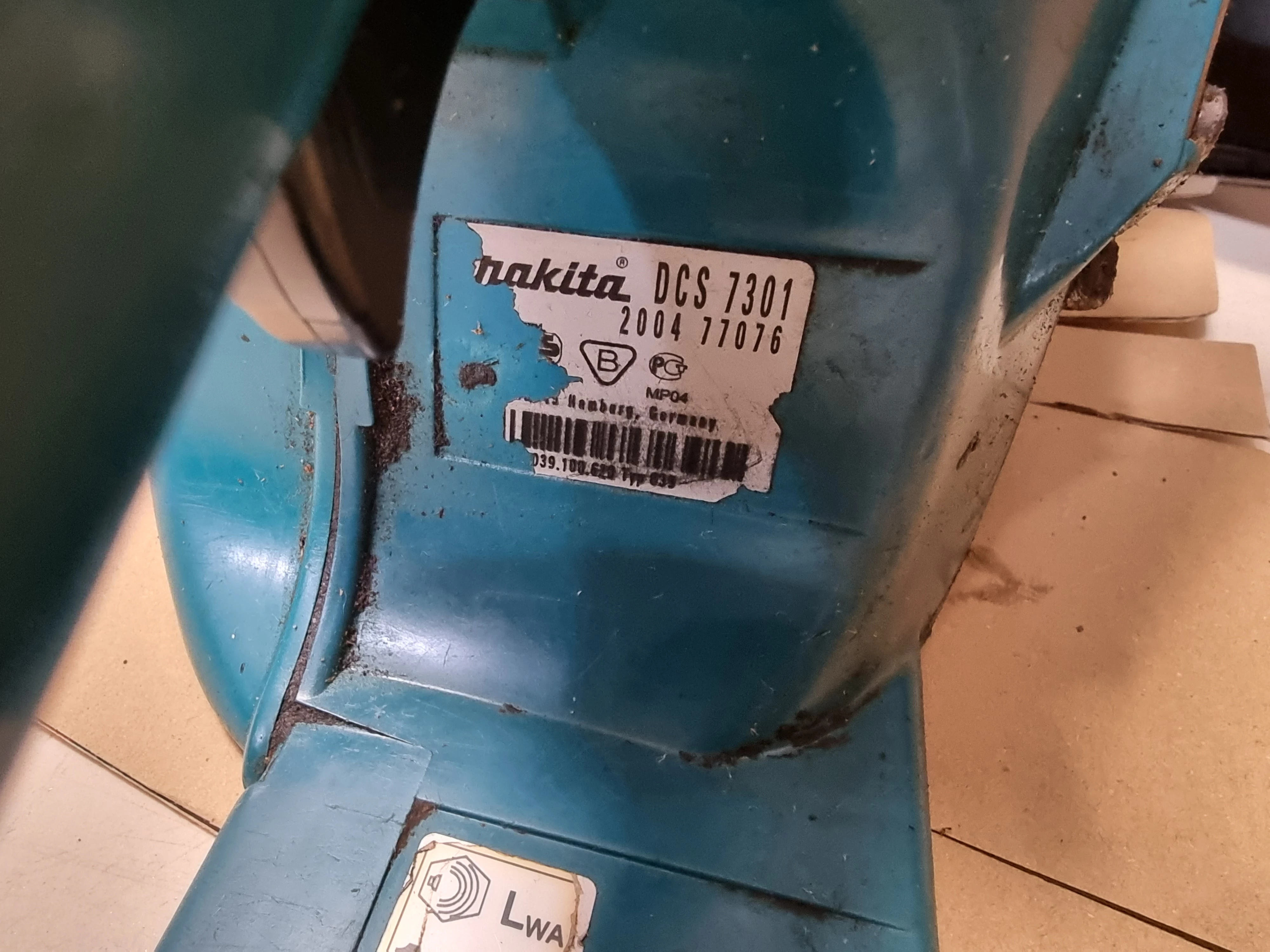 pila-spalinowa-makita-dcs7301-product-id