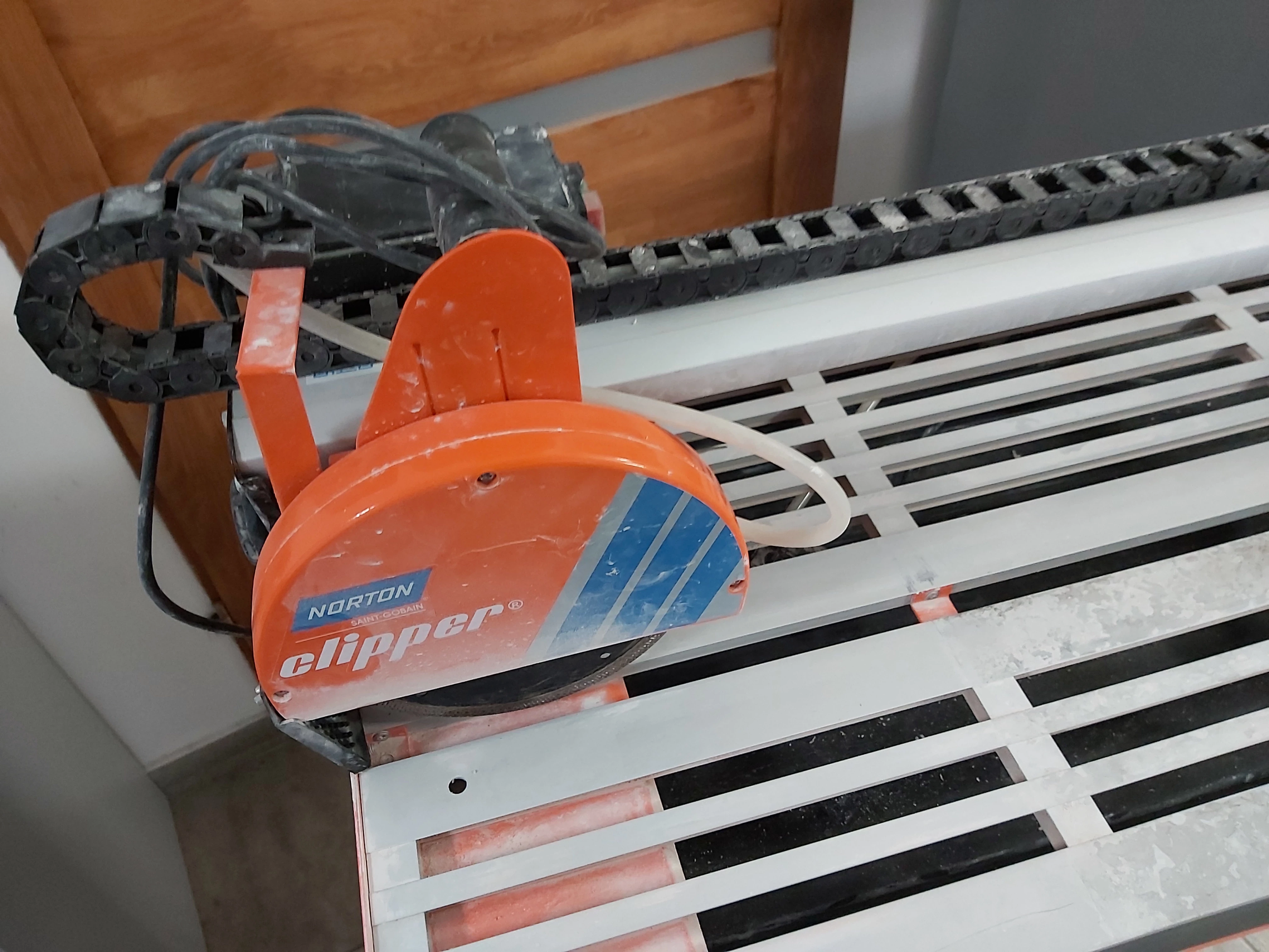 norton-t750l-elektryczna-przecinarka-do-plytek-seria-clipper