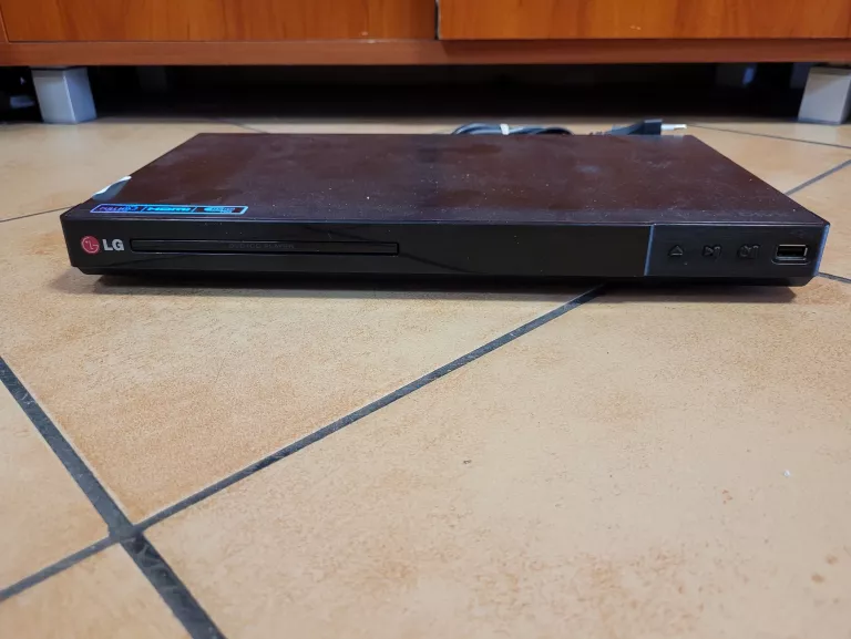 ODTWARZACZ DVD LG DP432H