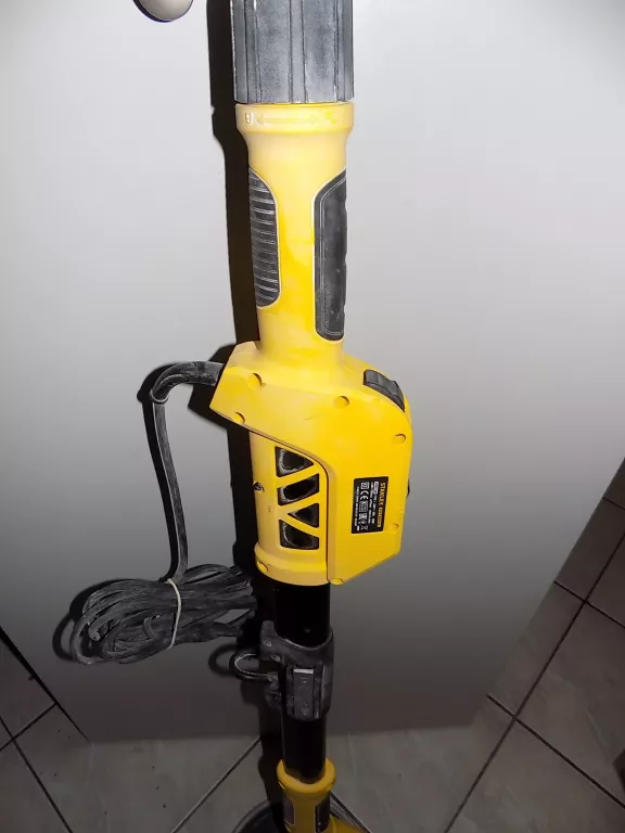 szlifierka-do-gipsu-zyrafa-stanley-sfmee500-750w-rodzaj-zasilania-sieciowa