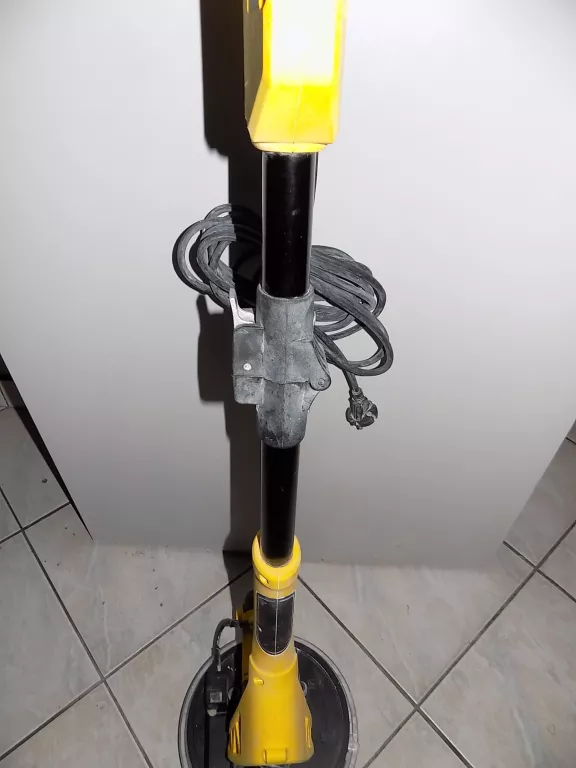 szlifierka-do-gipsu-zyrafa-stanley-sfmee500-750w-marka-stanley