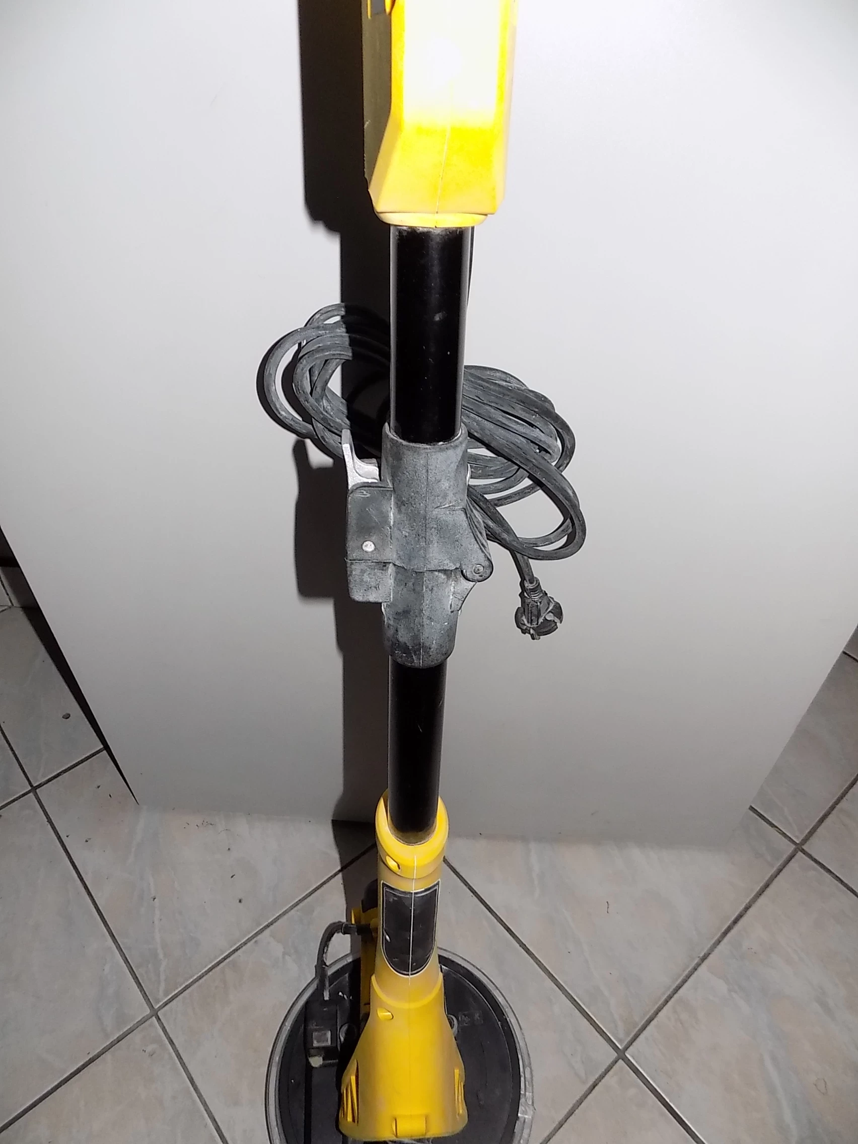 szlifierka-do-gipsu-zyrafa-stanley-sfmee500-750w-marka-stanley