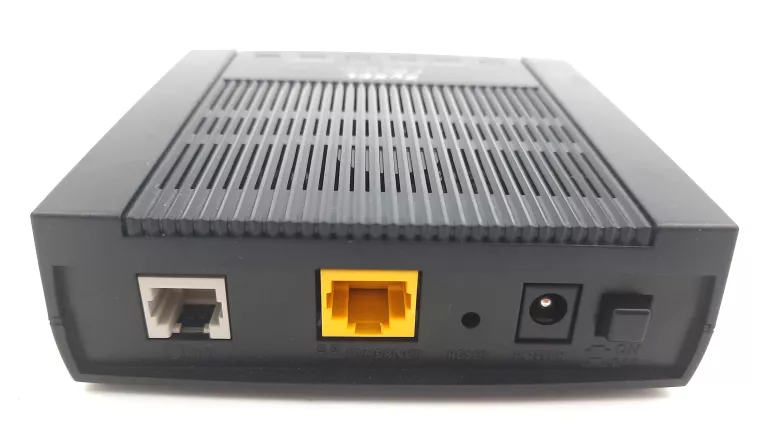 ROUTER-MODEM ZYXEL P-660R-D1 KOMPLET