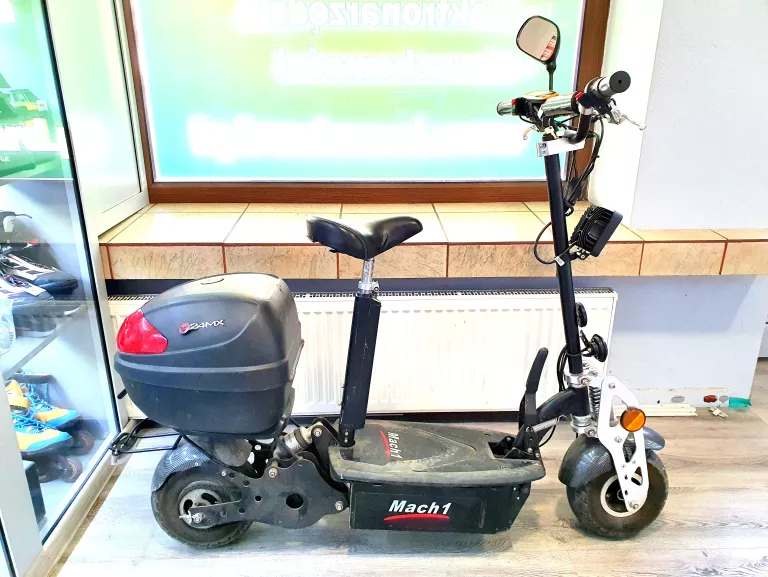 hulajnoga-elektryczna-mach-1-ladowarka-marka-mach1