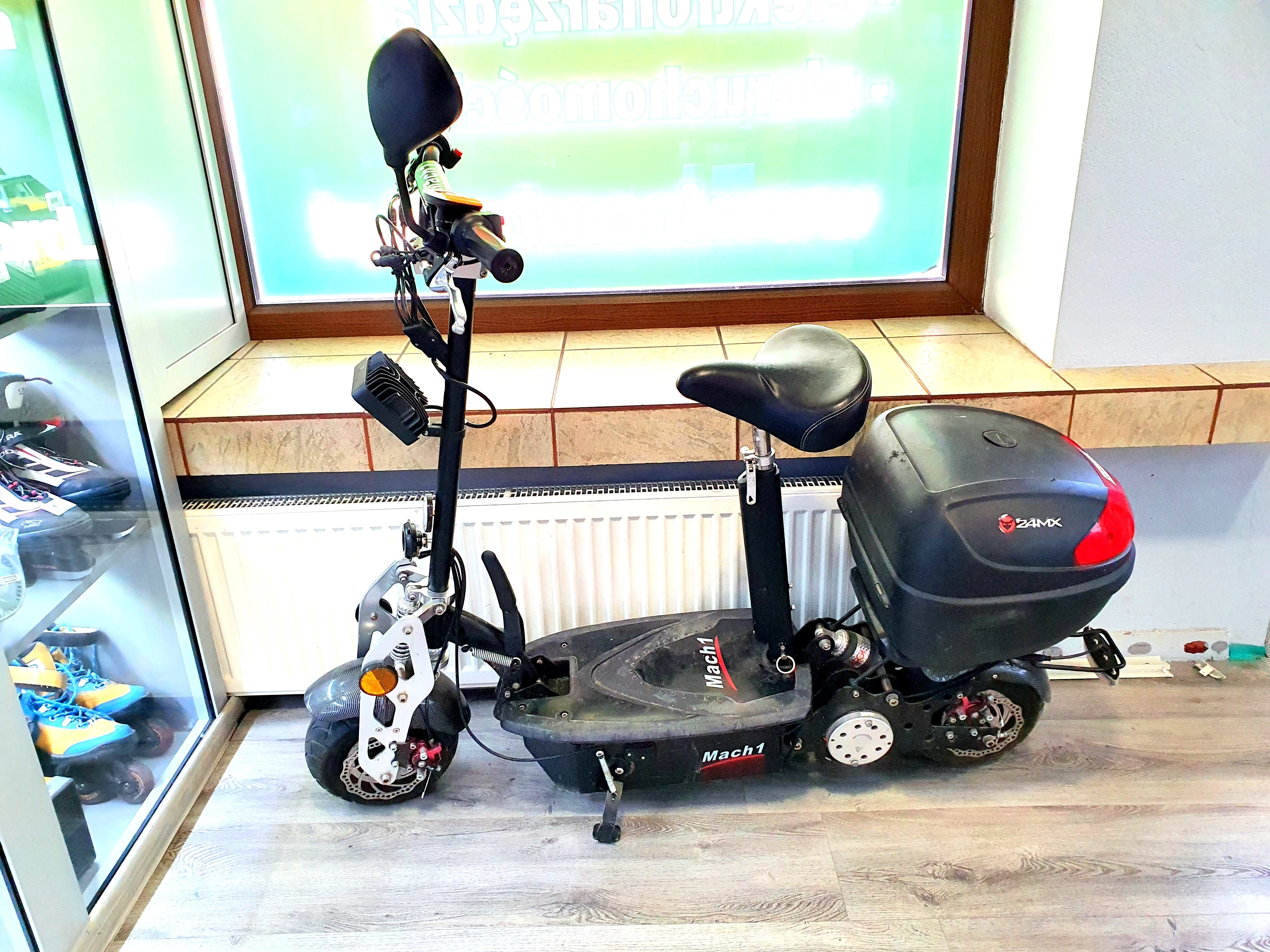 hulajnoga-elektryczna-mach-1-ladowarka-radna-1-wolow-gracja