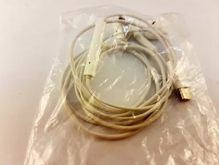 sluchawk-douszne-i-czarne-jack-35mm-biale-usb-c-stan-11323-2