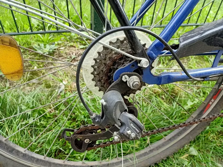 rower-damski-niebieski-kola-26-cali-rodzaj-przerzutki-wewnetrzna-w-piascie