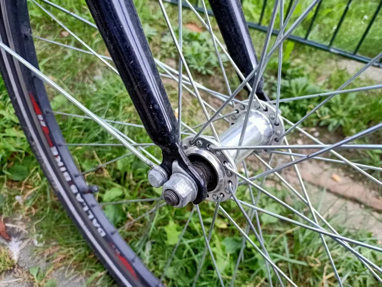 rower-damski-niebieski-kola-26-cali-pedaly-platformowe